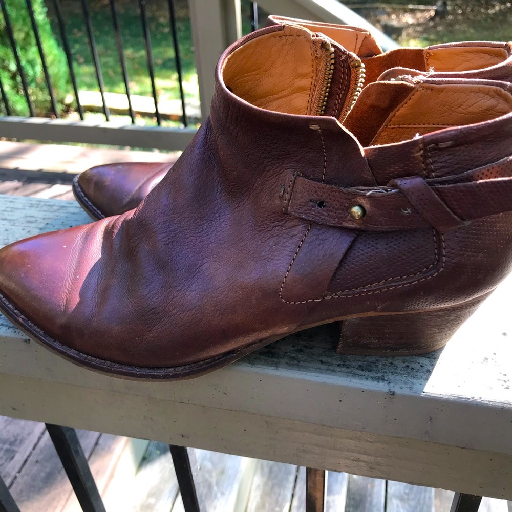 Dolce Vita brown leather booties